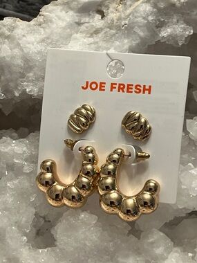 E1 NWT JOE FRESH 2 Pairs Goldtone Fashion Earrings, Studs & Open Bubble J Hoops